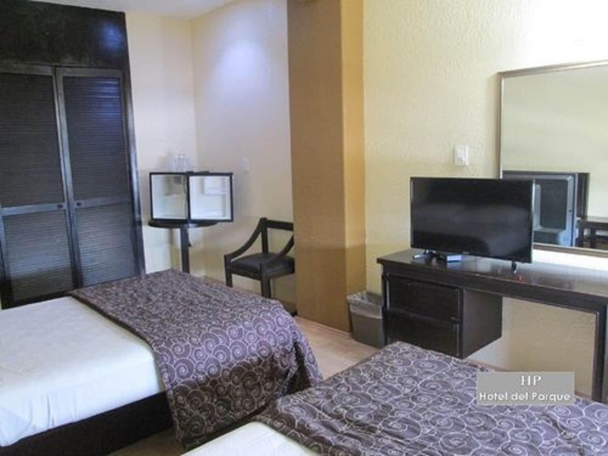 Hotel Del Parque Γκουανταλαχάρα Εξωτερικό φωτογραφία