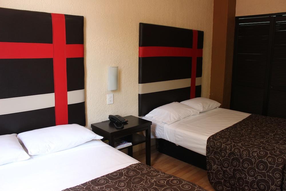 Hotel Del Parque Γκουανταλαχάρα Εξωτερικό φωτογραφία