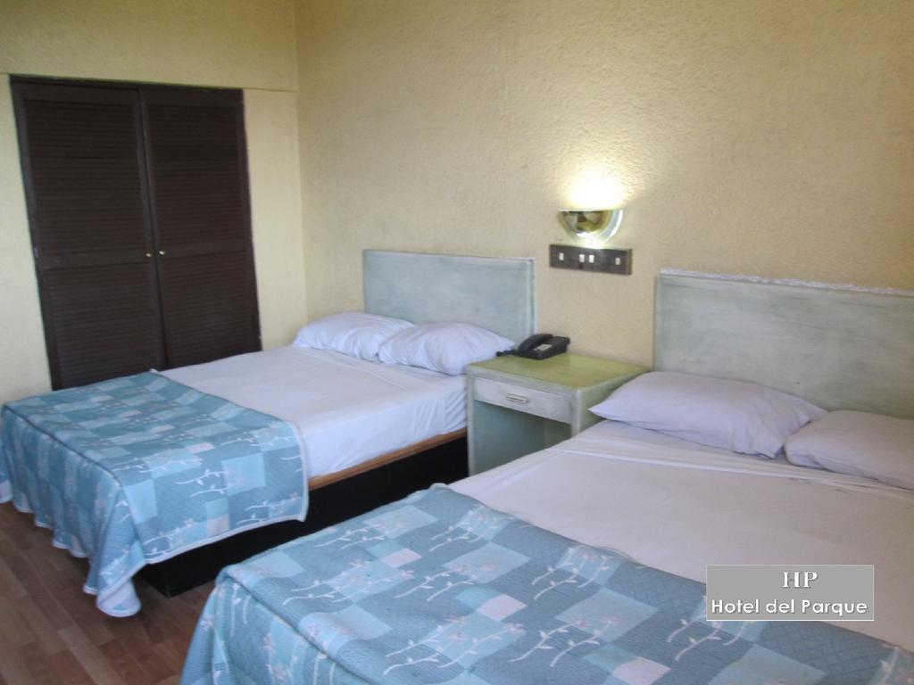 Hotel Del Parque Γκουανταλαχάρα Εξωτερικό φωτογραφία