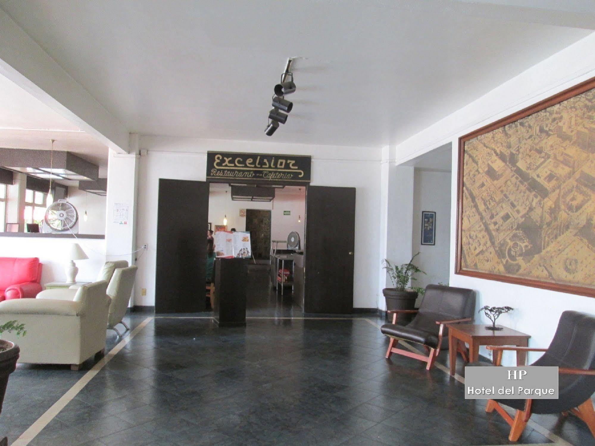 Hotel Del Parque Γκουανταλαχάρα Εξωτερικό φωτογραφία