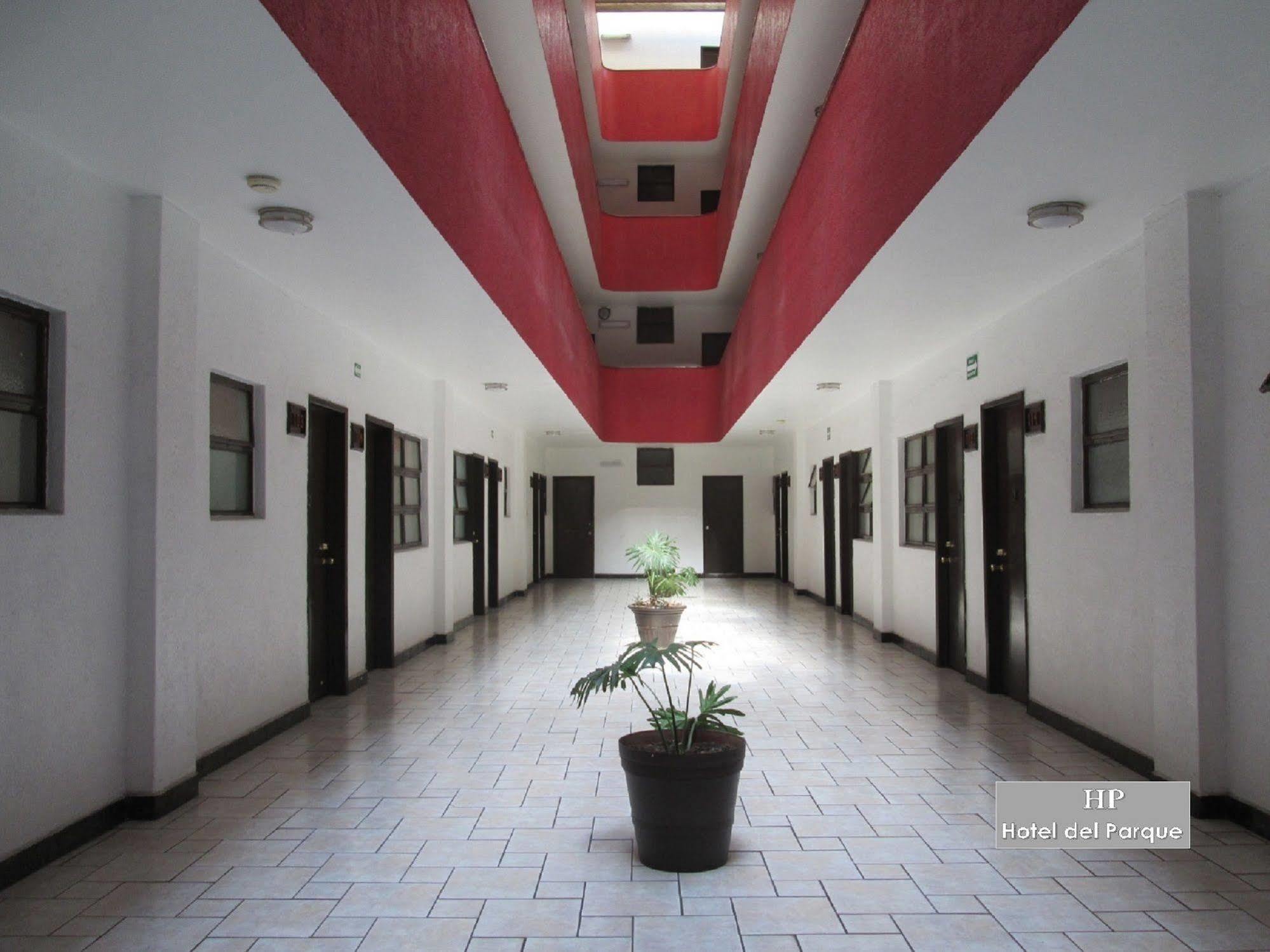 Hotel Del Parque Γκουανταλαχάρα Εξωτερικό φωτογραφία
