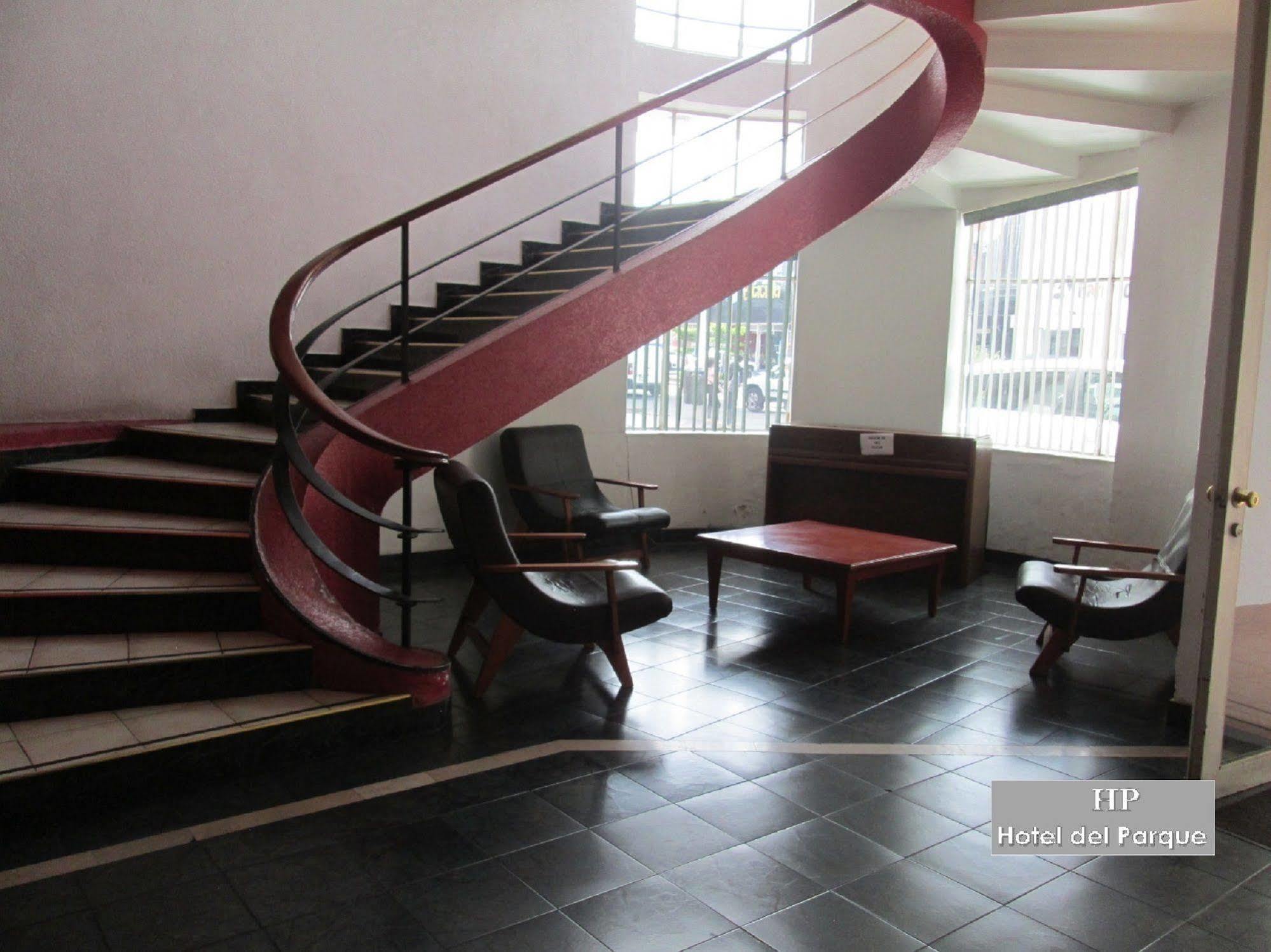 Hotel Del Parque Γκουανταλαχάρα Εξωτερικό φωτογραφία